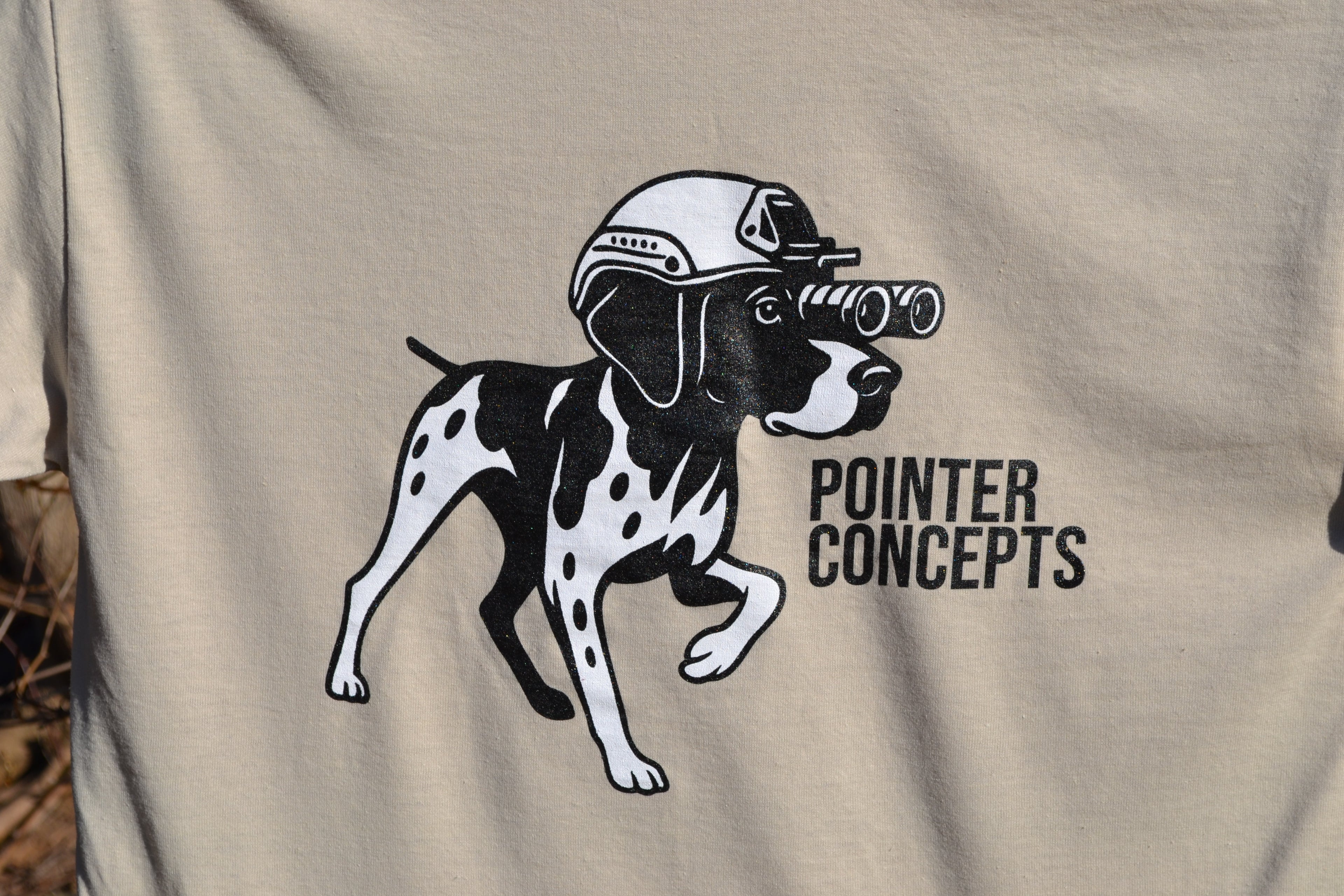 TUCKER  LOGO T